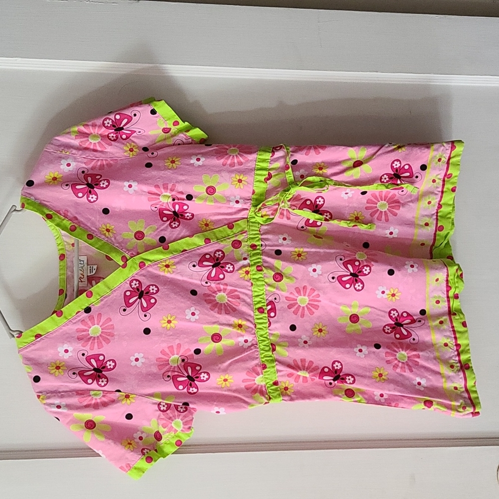 Peaches Medium butterfly and flowers scrub top